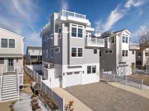 newlistingnewbaysideconstruction7bwcohassetholgatelbt2699000