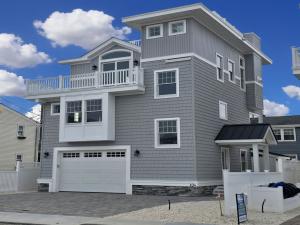 newlistingnewbaysideconstructionopenhouseweekendsat1011from102pm10awmarshallaveholgate2349000